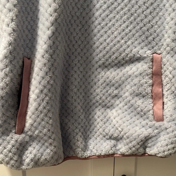 Simply Southern Women's Gray and Purple Textured pullover Size M - Picture 5 of 8